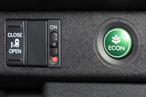 Минивэн Honda Stepwgn 2016 года, 1999000 рублей, Новосибирск