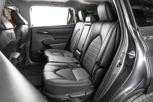 Внедорожник Toyota Highlander 2022 года, 7480000 рублей, Тюмень