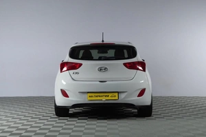 Хетчбэк Hyundai i30 2012 года, 829000 рублей, Челябинск