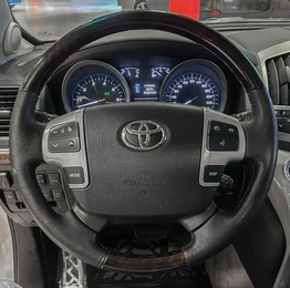 Внедорожник Toyota Land Cruiser 2014 года, 3490000 рублей, Красноярск