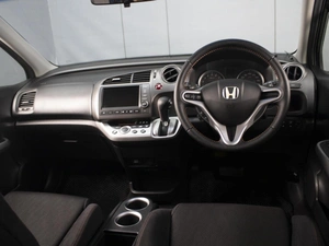 Минивэн Honda Stream 2009 года, 1080000 рублей, Омск