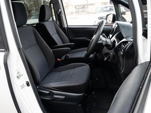 Минивэн Toyota Voxy 2019 года, 2350000 рублей, Краснодар