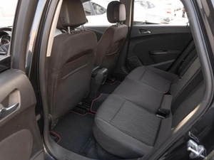 Седан Opel Astra 2013 года, 929000 рублей, Саратов