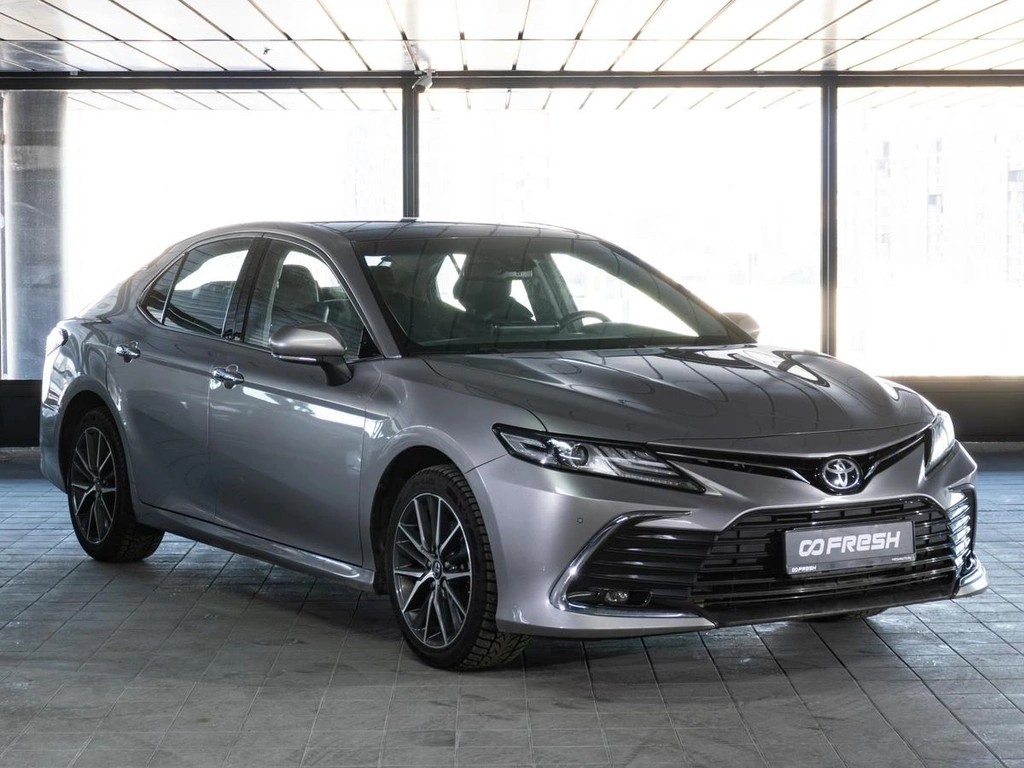 Седан Toyota Camry 2023 года, 4099000 рублей, Санкт-Петербург