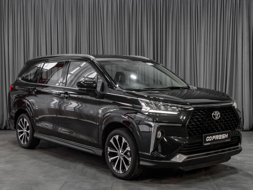 Минивэн Toyota Veloz 2023 года, 4249000 рублей, Тюмень