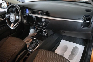 Седан Kia Rio 2017 года, 1199000 рублей, Омск