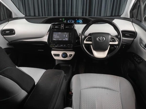 Лифтбек Toyota Prius 2016 года, 1829000 рублей, Тюмень