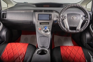 Лифтбек Toyota Prius 2013 года, 1249000 рублей, Томск