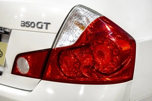 Седан Nissan Fuga 2005 года, 989000 рублей, Барнаул