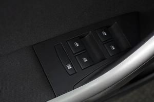 Хетчбэк Opel Astra 2011 года, 499000 рублей, Омск