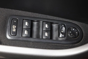 Хетчбэк Peugeot 308 2011 года, 639000 рублей, Новосибирск