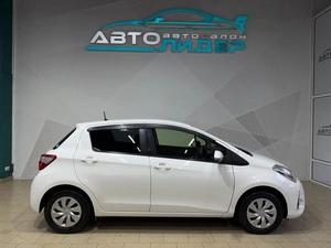 Хетчбэк Toyota Vitz 2018 года, 969000 рублей, Красноярск