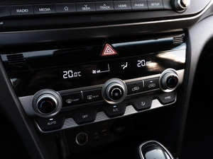 Седан Hyundai Elantra 2020 года, 1599000 рублей, Саратов