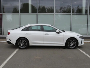 Седан Kia K5 2021 года, 2600000 рублей, Брянск
