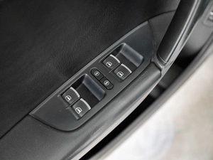 Внедорожник Volkswagen Touareg 2012 года, 2120000 рублей, Красноярск