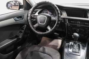 Седан Audi A4 2011 года, 889000 рублей, Новокузнецк