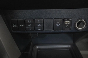 Внедорожник Toyota RAV4 2015 года, 1979000 рублей, Кемерово