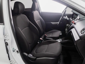 Хетчбэк Kia Rio 2014 года, 1030000 рублей, Тюмень