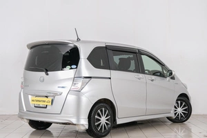 Минивэн Honda Freed 2012 года, 1099000 рублей, Красноярск