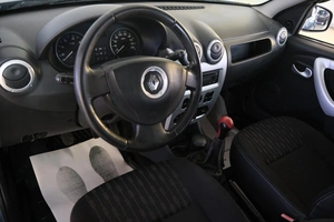 Хетчбэк Renault Sandero 2011 года, 599000 рублей, Омск