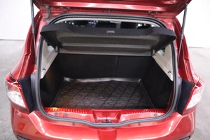 Хэтчбек Renault Sandero 2017 года, 1030000 рублей, Брянск