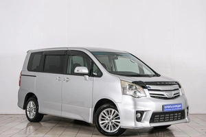 Минивэн Toyota Noah 2010 года, 1399000 рублей, Красноярск