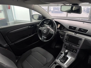 Универсал Volkswagen Passat 2011 года, 1245000 рублей, Красноярск