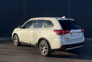 Внедорожник Mitsubishi Outlander 2017 года, 1920000 рублей, Солонцы