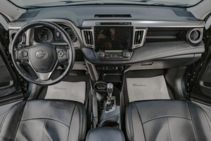 Внедорожник Toyota RAV4 2017 года, 2589000 рублей, Челябинск