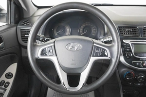 Хетчбэк Hyundai Solaris 2012 года, 749000 рублей, Кемерово