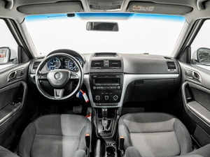 Внедорожник Skoda Yeti 2015 года, 1170000 рублей, Красноярск