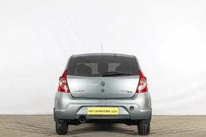 Хетчбэк Renault Sandero 2011 года, 429000 рублей, Тюмень