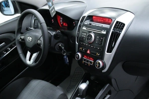 Хетчбэк Kia Ceed 2011 года, 878000 рублей, Солонцы