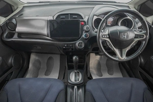Хетчбэк Honda Fit 2011 года, 909000 рублей, Барнаул