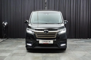 Минивэн Honda Stepwgn Spada 2019 года, 2350000 рублей, Красноярск