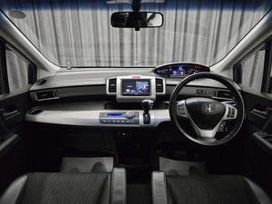 Минивэн Honda Freed 2014 года, 1199000 рублей, Красноярск