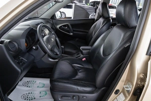Внедорожник Toyota RAV4 2011 года, 1649000 рублей, Красноярск