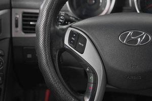 Седан Hyundai Avante 2012 года, 949000 рублей, Кемерово