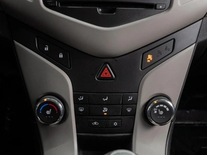 Седан Chevrolet Cruze 2012 года, 899000 рублей, Тюмень