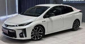 Хетчбэк Toyota Prius PHV 2018 года, 2357000 рублей, Красноярск