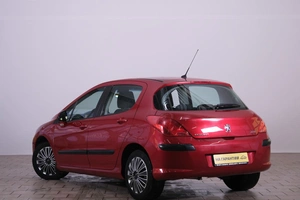 Хетчбэк Peugeot 308 2010 года, 589000 рублей, Омск