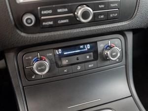 Внедорожник Volkswagen Touareg 2012 года, 2120000 рублей, Красноярск