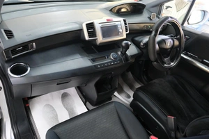 Минивэн Honda Freed 2012 года, 1159000 рублей, Омск