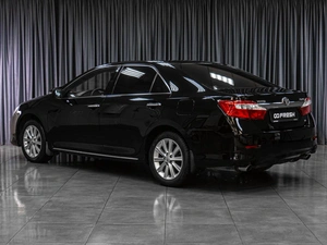 Седан Toyota Camry 2014 года, 1799000 рублей, Тюмень