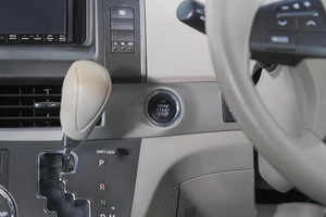 Минивэн Toyota Estima 2011 года, 659000 рублей, Кемерово