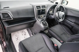Хетчбэк Toyota Ractis 2011 года, 849000 рублей, Красноярск