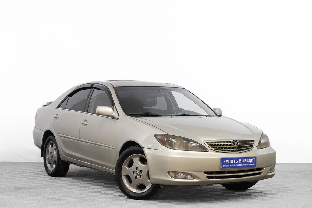 Седан Toyota Camry 2001 года, 689000 рублей, Барнаул