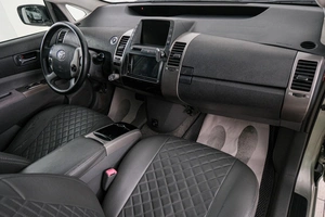 Лифтбек Toyota Prius 2008 года, 749000 рублей, Красноярск