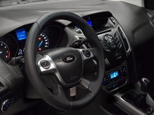 Хетчбэк Ford Focus 2011 года, 640000 рублей, Красноярск