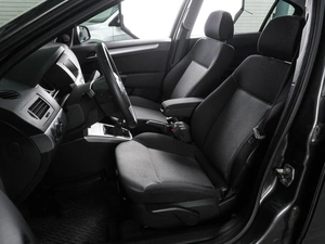 Седан Opel Astra 2011 года, 1155000 рублей, Воронеж